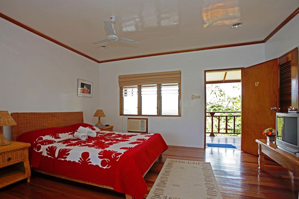 El Galleon Beach Resort Asia Divers 23/68