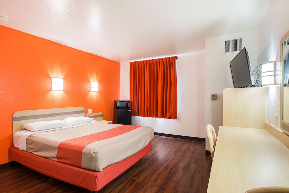 Motel6 San Antonio, TX - Sea World North 25/60