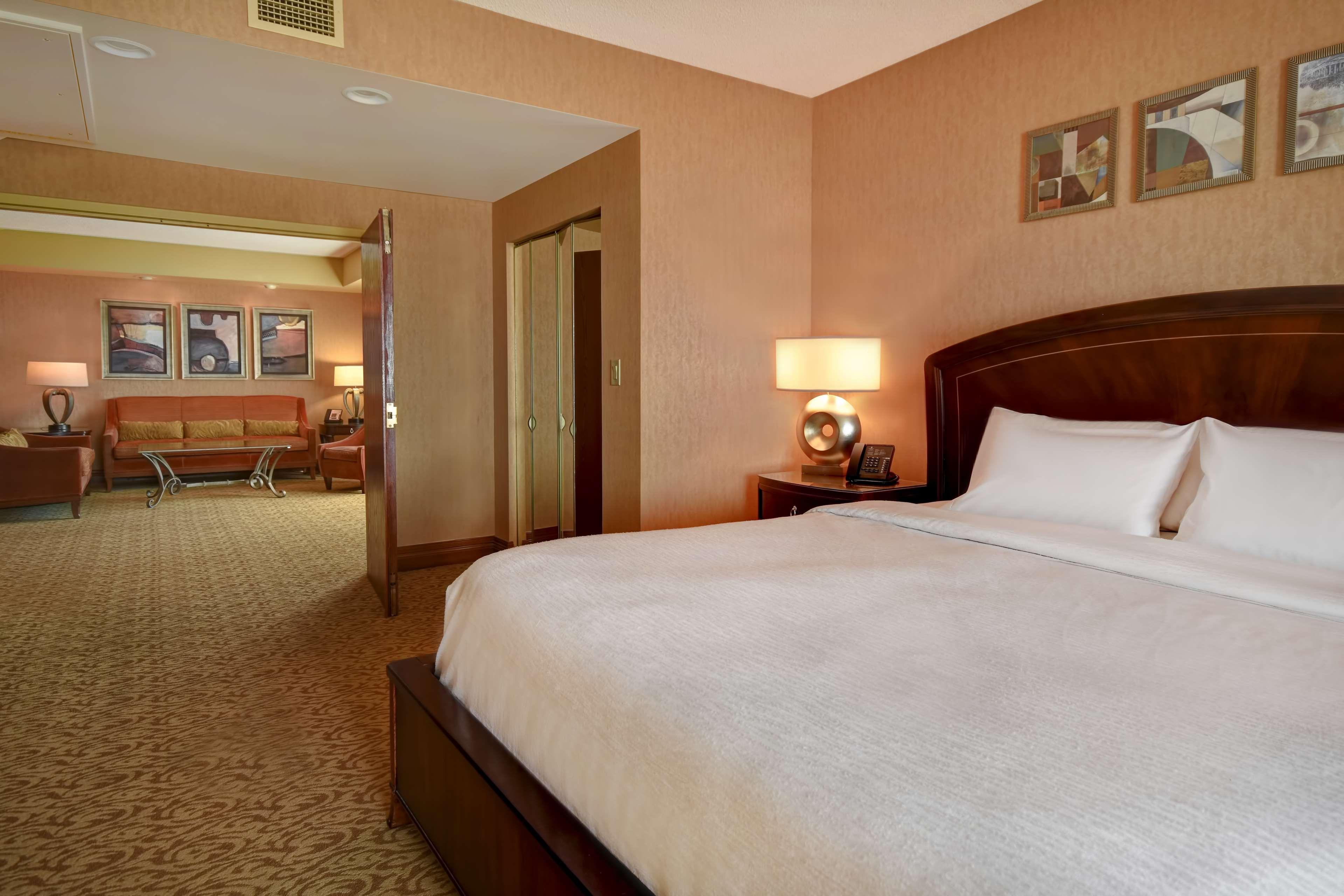 Room at Embassy Suites by Hilton at Hot Springs Convention Center, HOT SPRINGS - AR