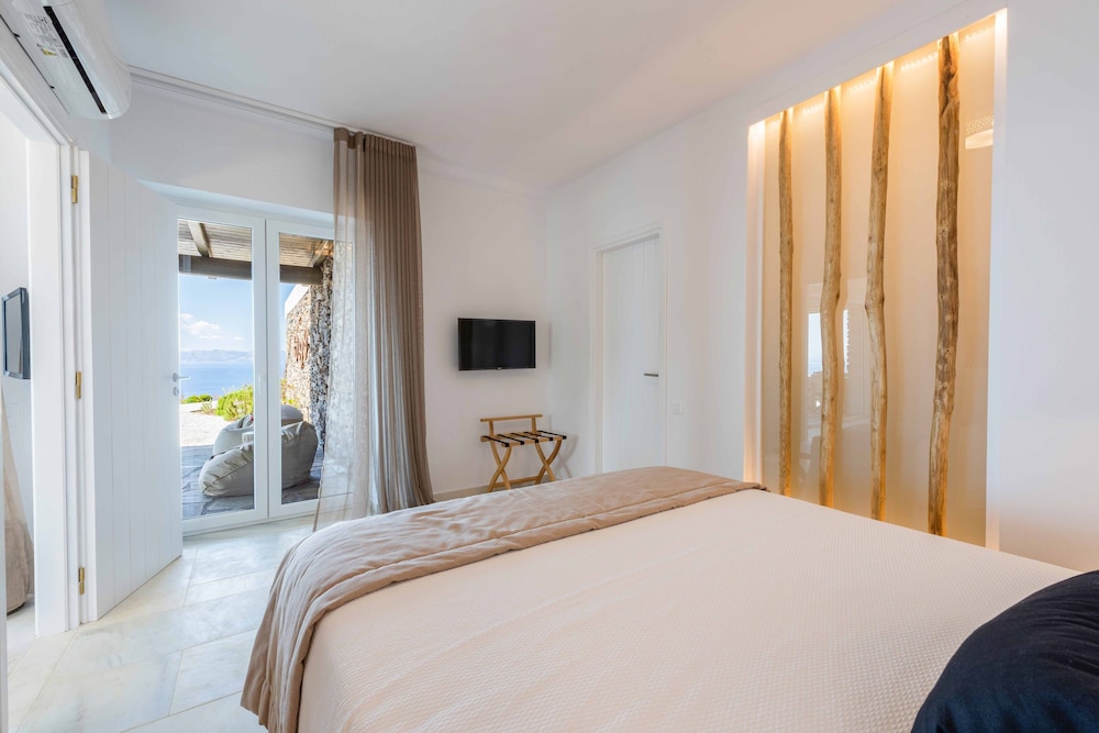 HONEYMOON, SUITE