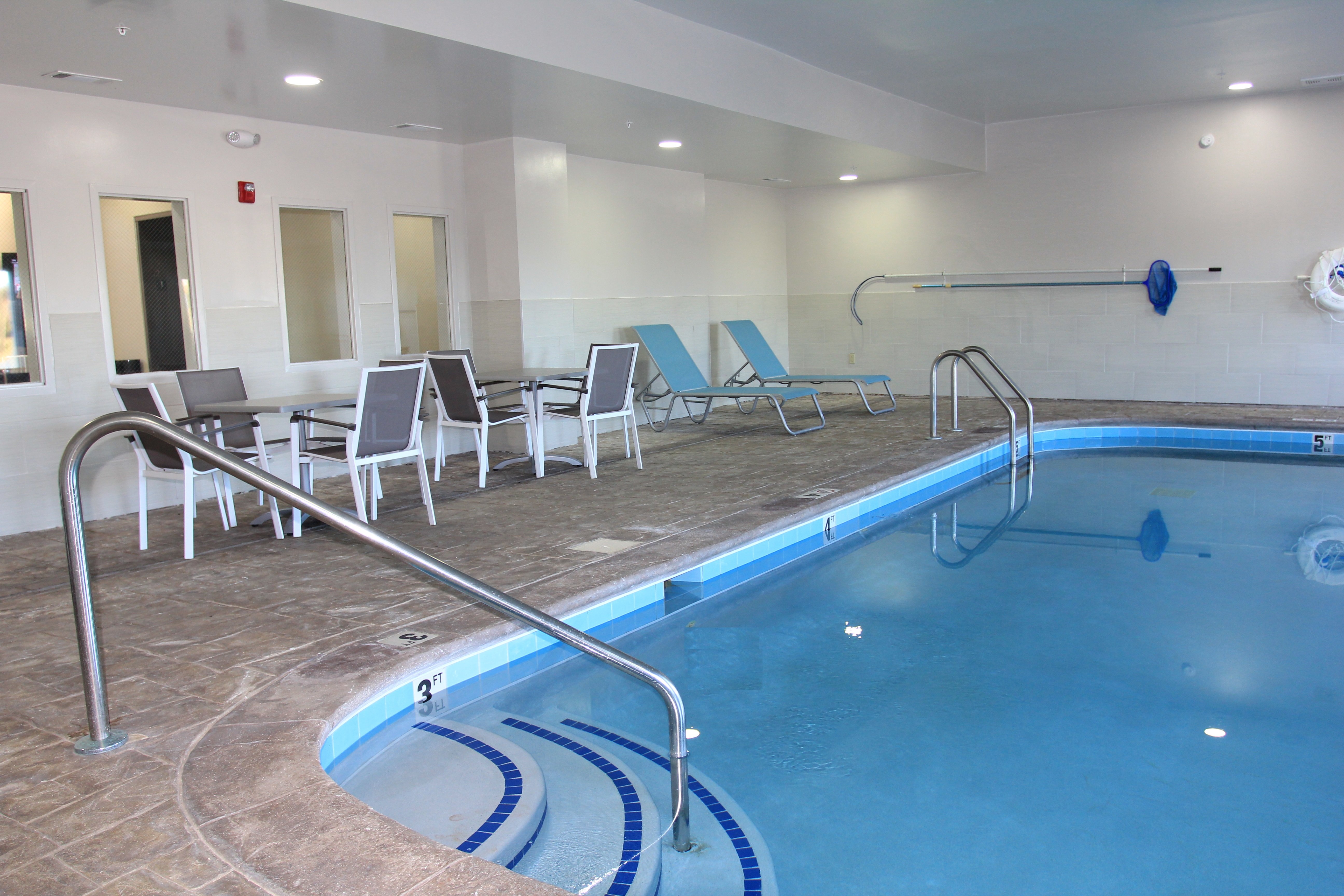 Holiday Inn Express Suites Sweetwater 26/44