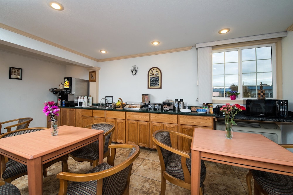 Americas Best Value Inn Pendleton 23/26