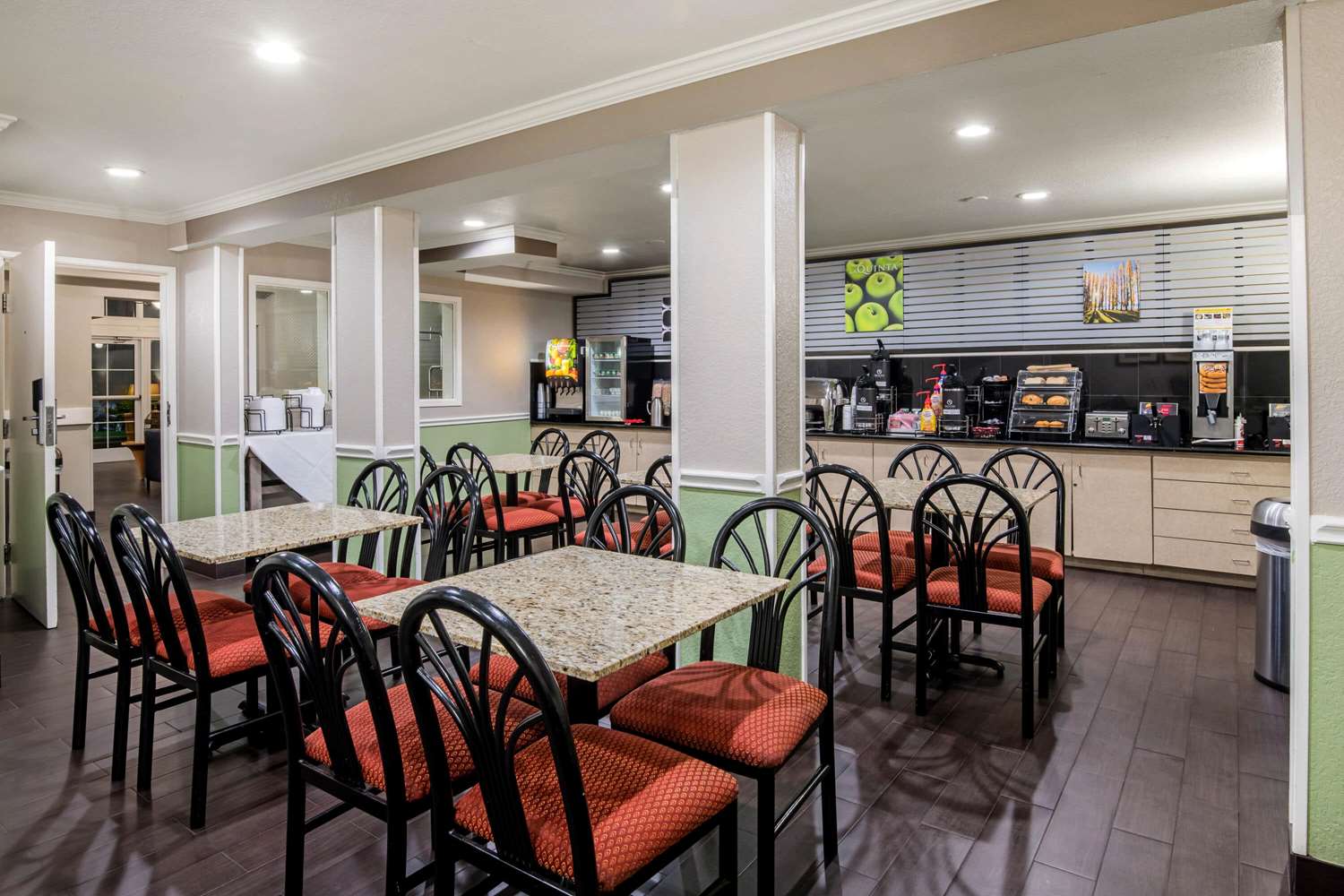 restaurant cafeteria