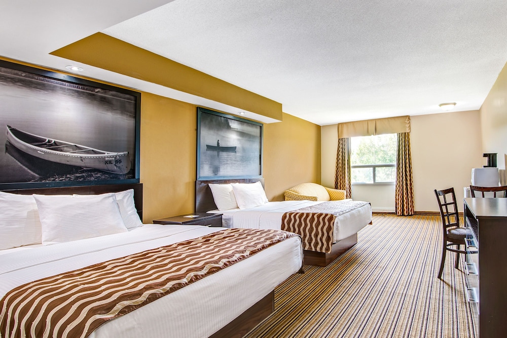 Red Maple Inn And Suites 13/38