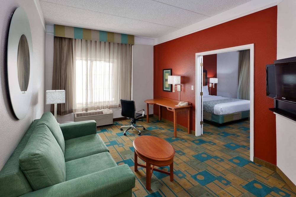 La Quinta Inn And Suites By Wyndham Fremont Silicon Valley 40/56