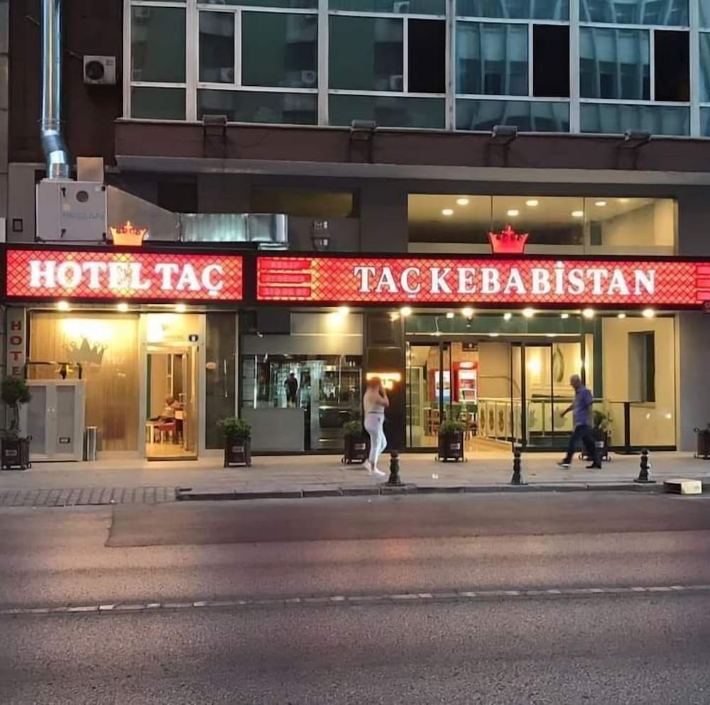 Tac Hotel 5/50
