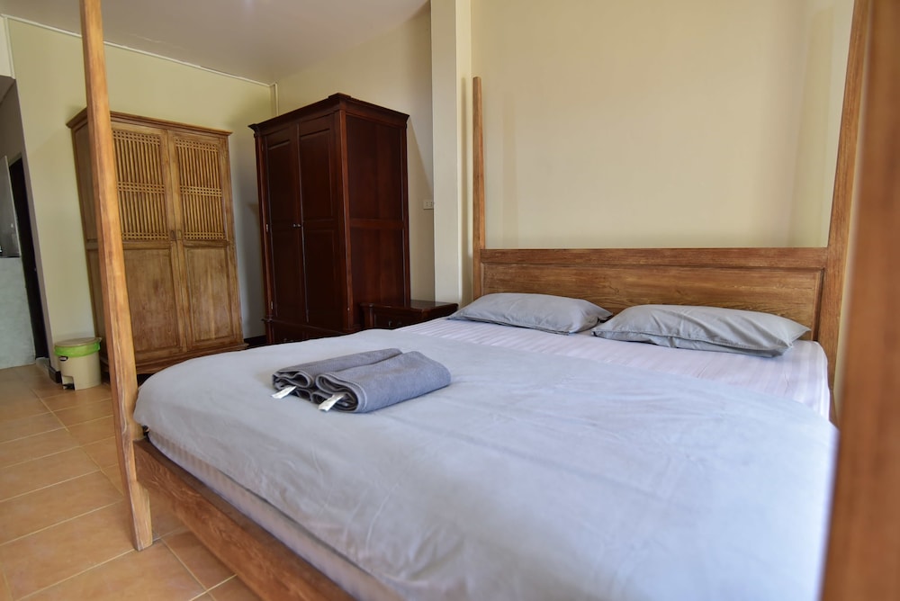 Baan Chai Lay Apartment 8/23