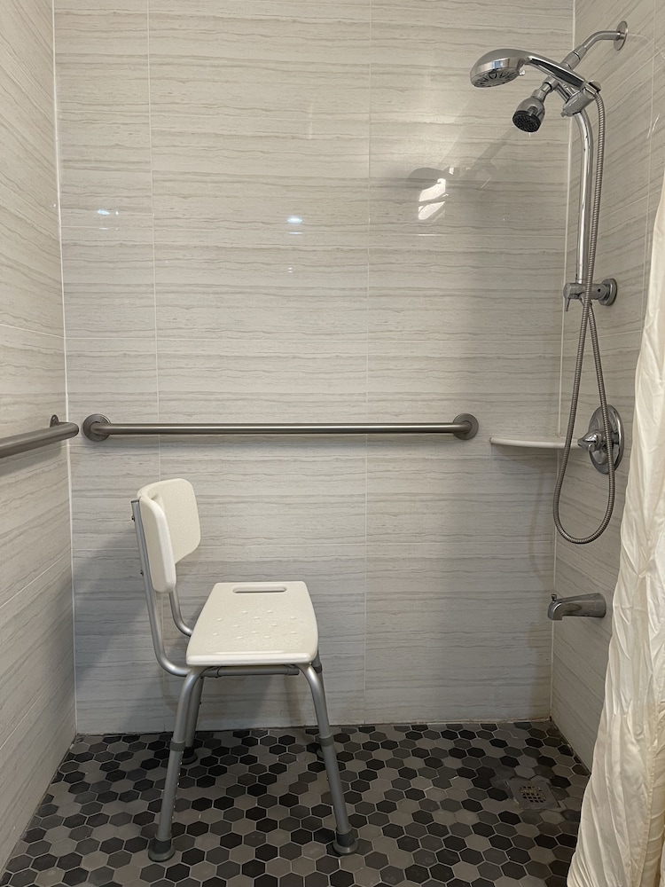 Americas Best Value Inn Central Valley 11/42