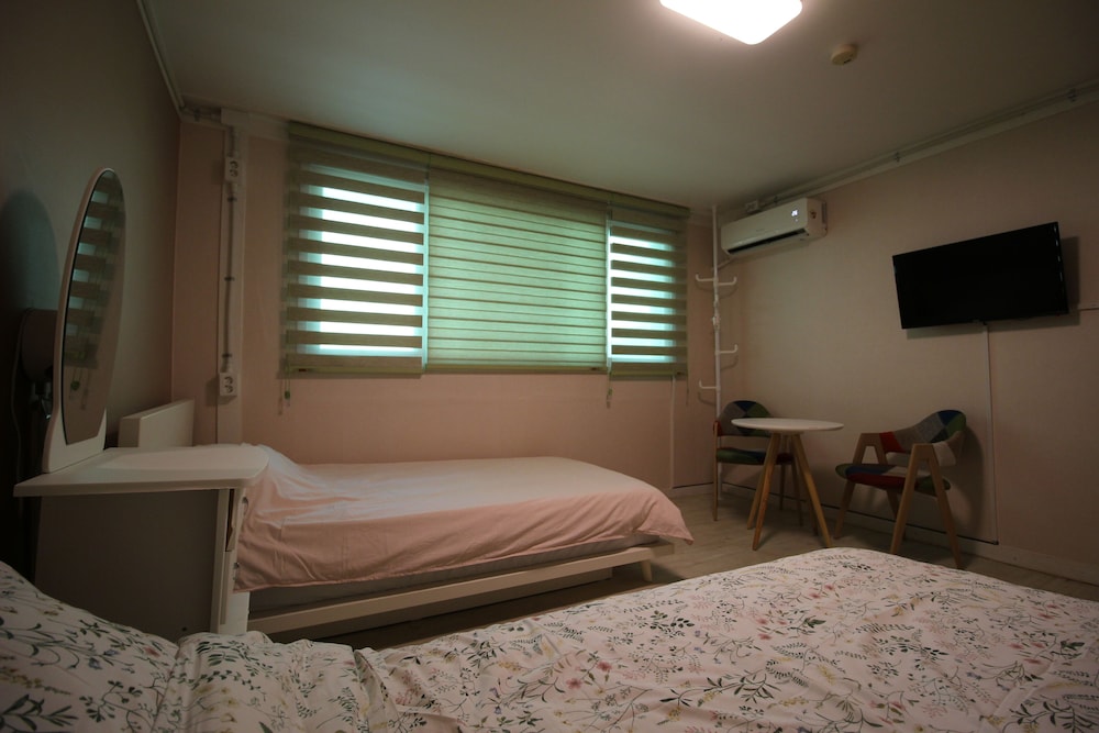 Bunk Guest House - Hostel 28/72