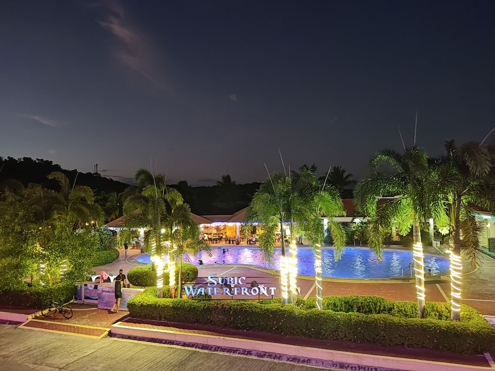Subic Waterfront Resort & Hotel 3/55