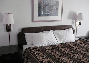 Executive Inn 6/13