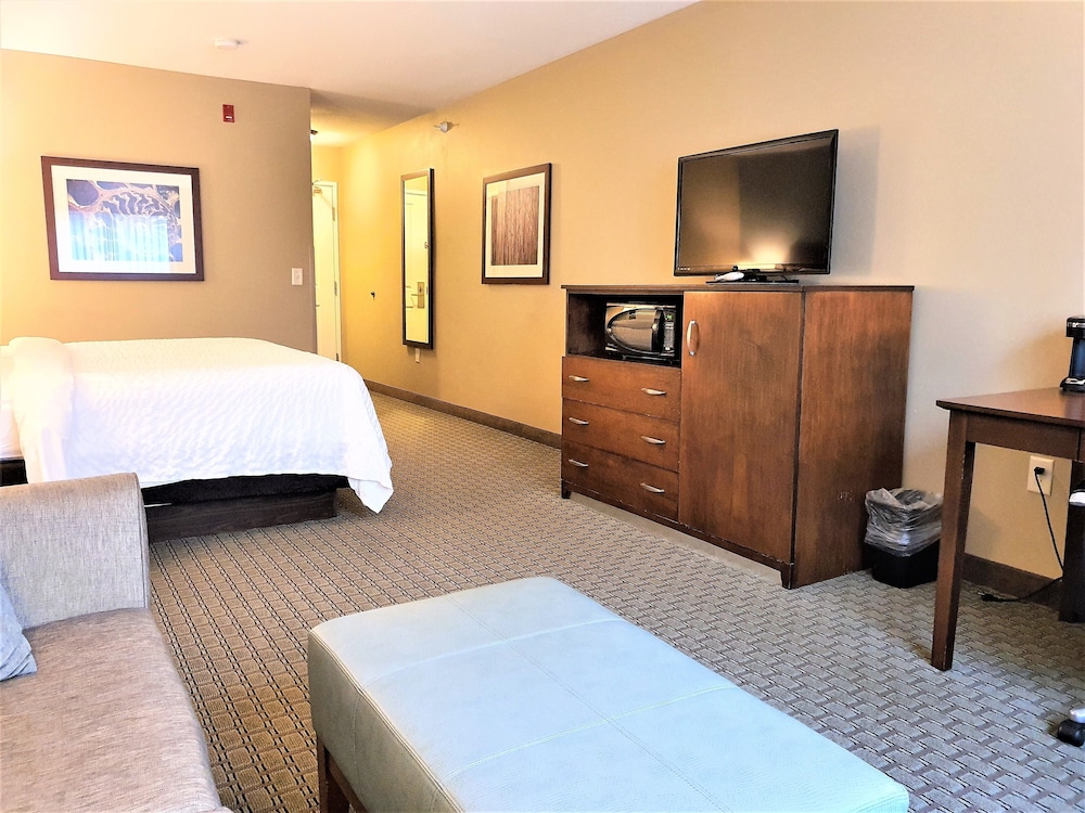 AmeriVu Inn and Suites - Chisago City 22/37