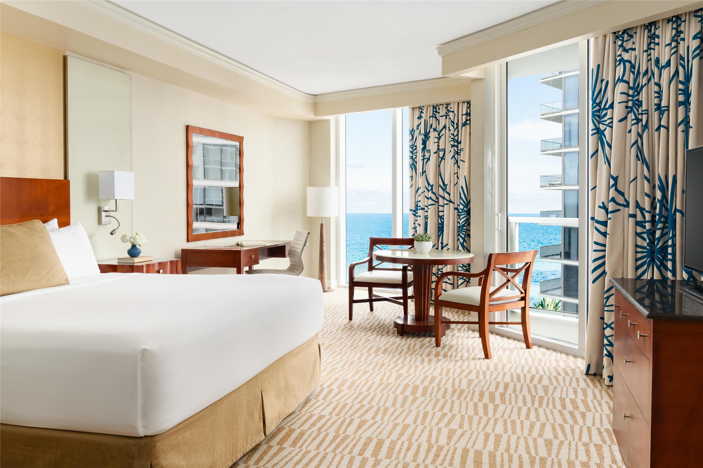 Trump International Beach Resort 26/116