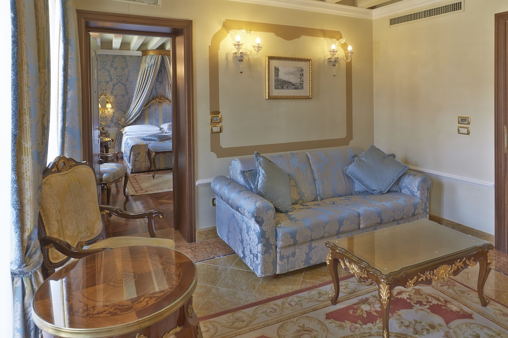 Canal Grande Hotel 27/36