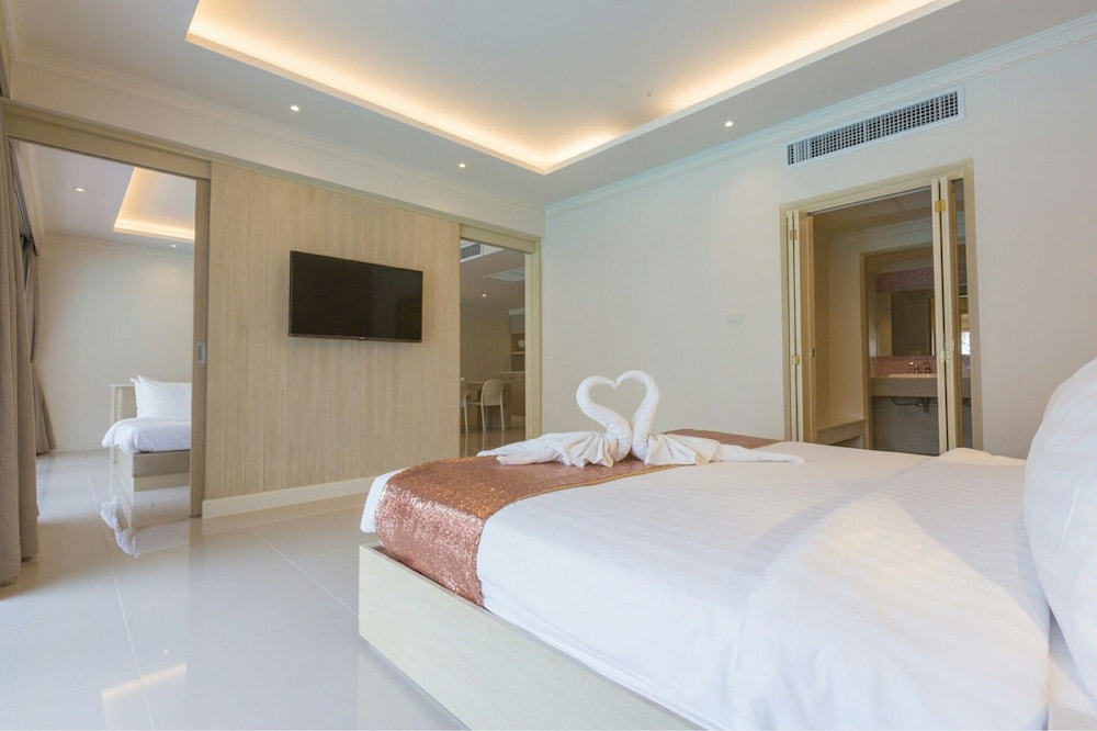 The Sea-Cret Hua Hin Hotel 24/73