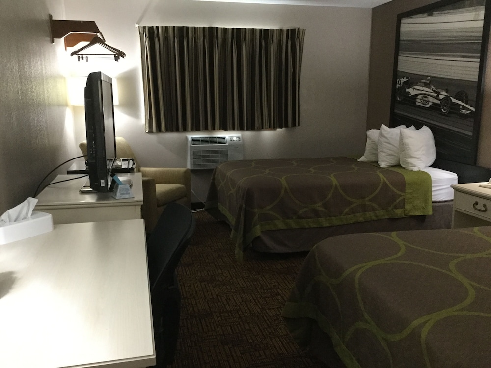 Super 8 by Wyndham Indianapolis/Emerson Ave 17/26