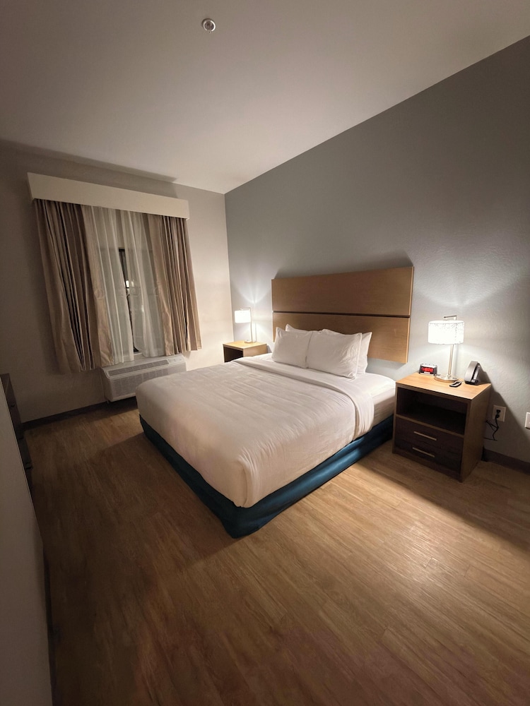 Efficiency, King Bed, Accessible، Mainstay Suites - Oklahoma City Airport 2/2
