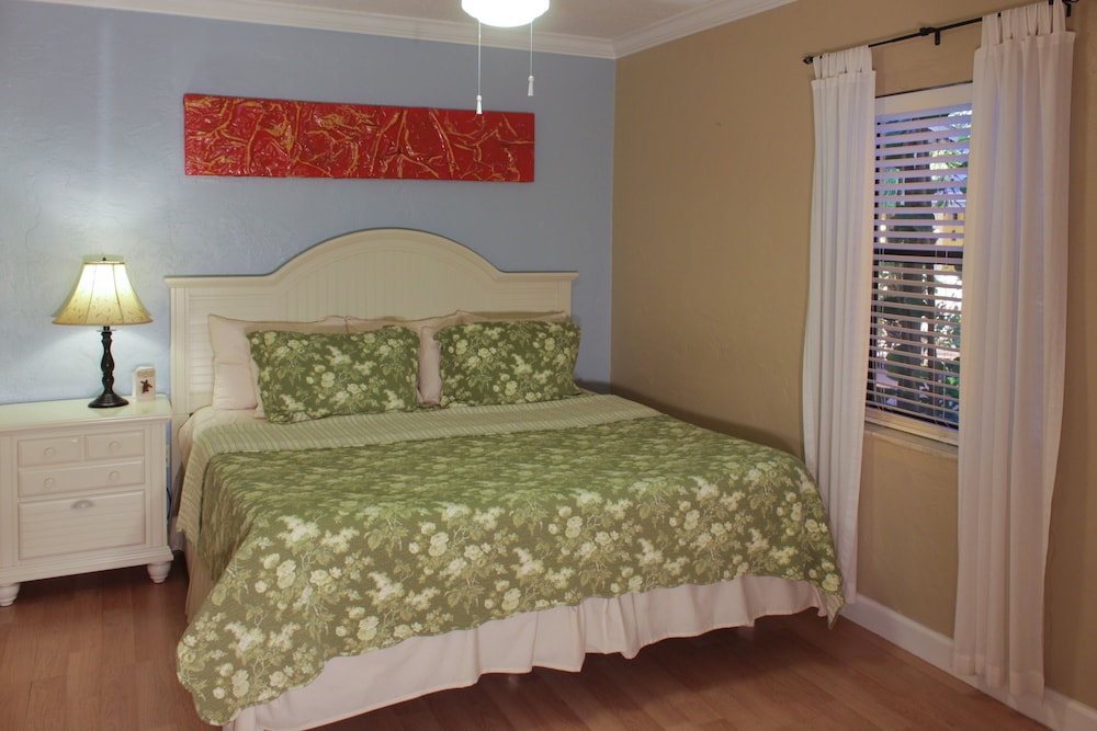 Beach Place Guesthouses 14/74