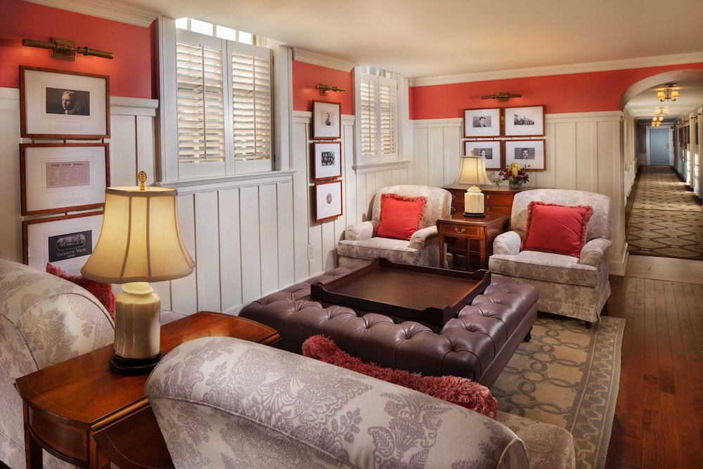 The Carolina Inn, a Destination by Hyatt Hotel 24/50