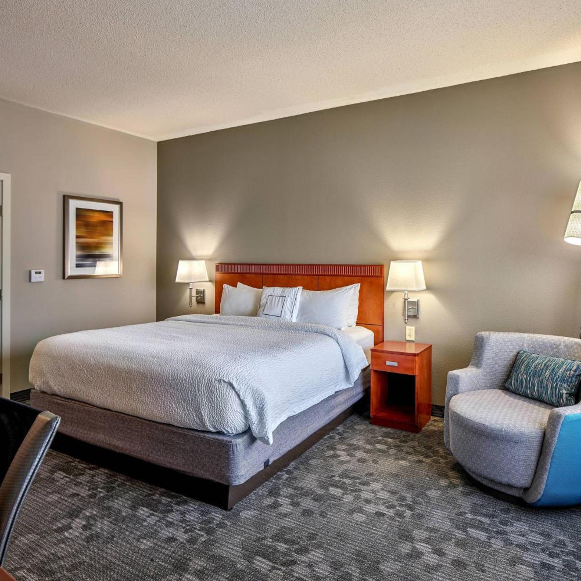Room, King Bed, Bathtub, Accessible