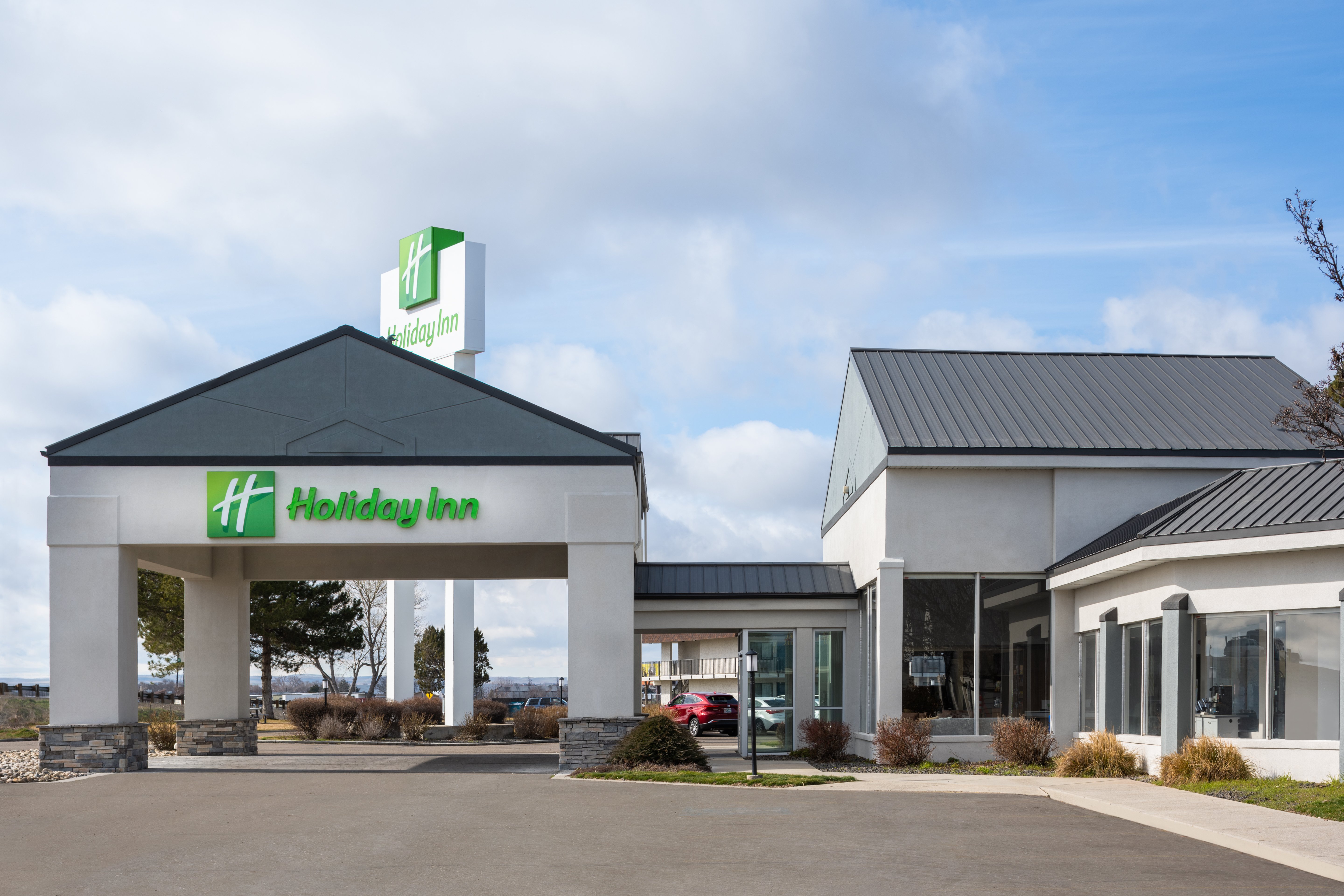 Holiday Inn Ontario 4/61