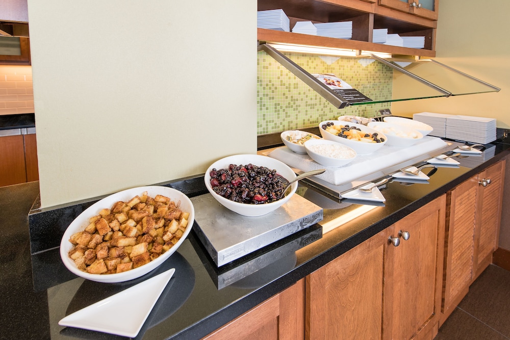 Hyatt Place Charleston Airport Convention Center 53/66