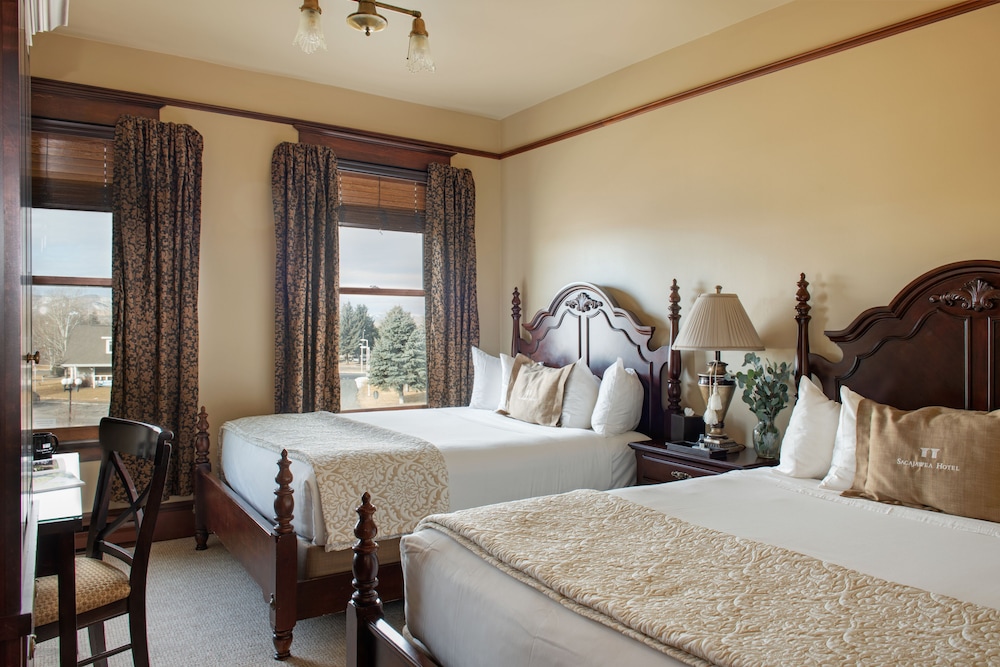 Sacajawea Hotel 7/50