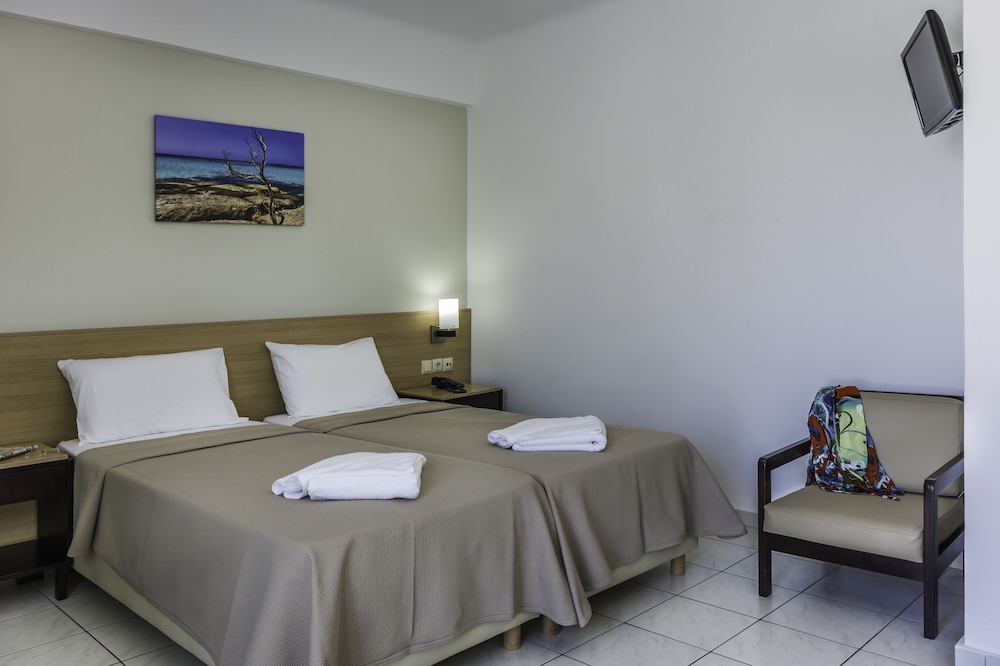 Sergios Hotel 25/63