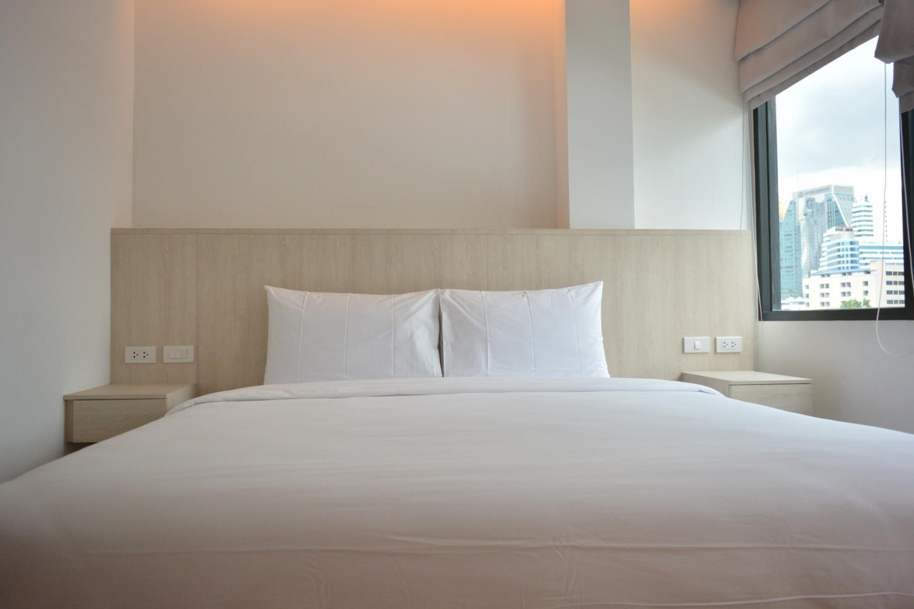 Budget, Double Bed, Rezt Bangkok - Hostel 10/10