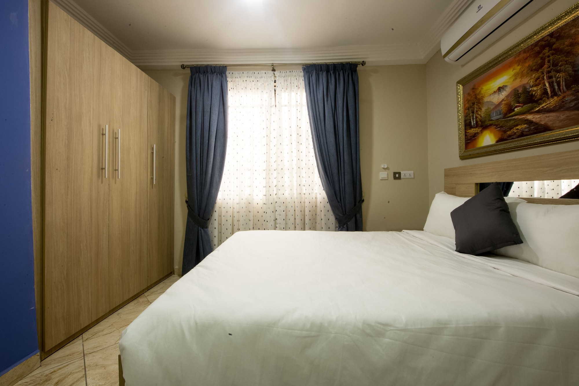 PREMIER, KING BED, POOL VIEW, PRIVATE BATHROOM