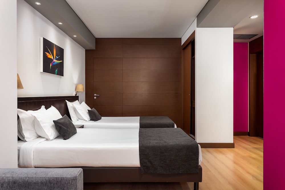 FAMILY, DOUBLE BED
