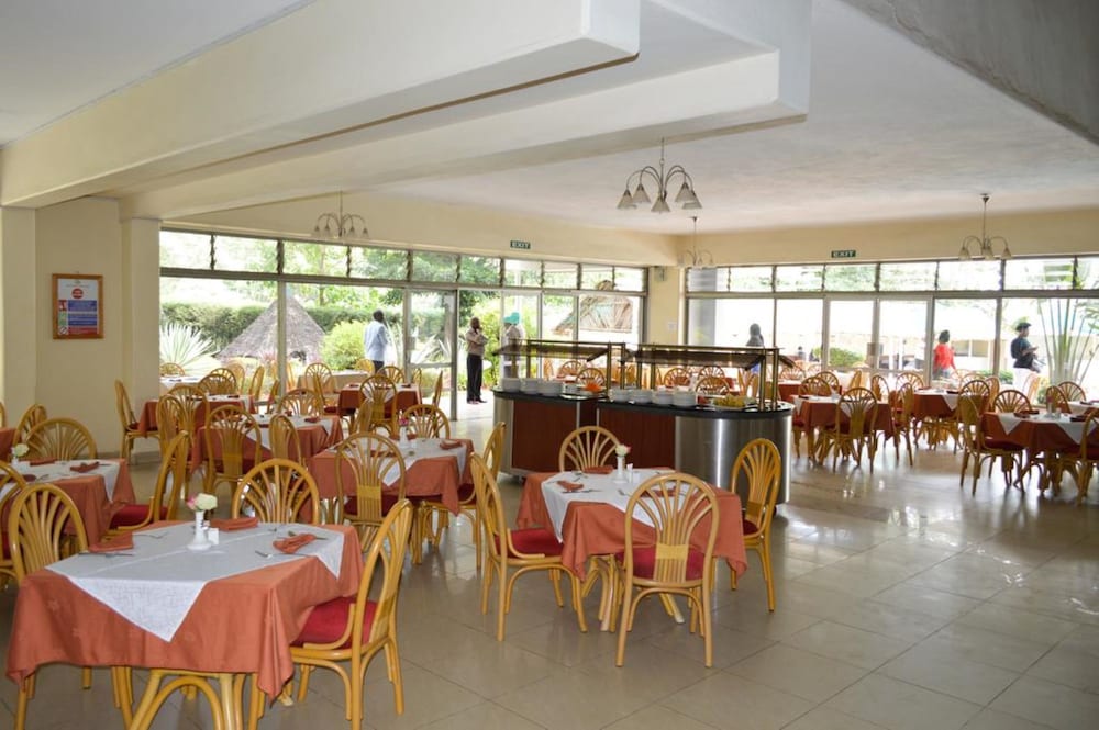 Golf Hotel Kakamega 36/50