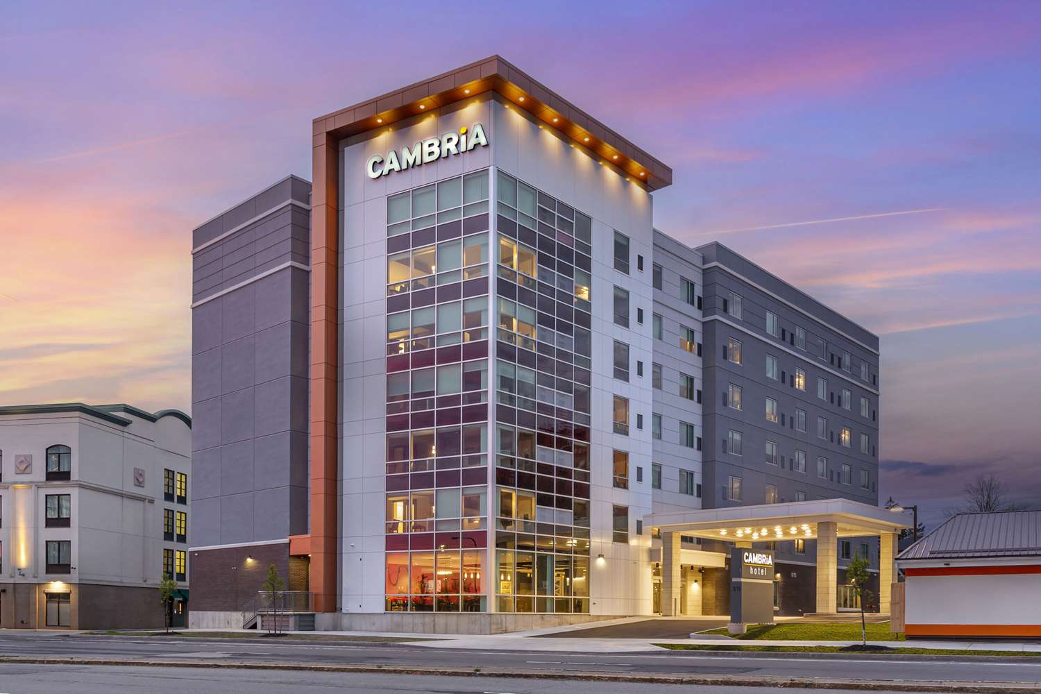 Cambria Hotel Niagara Falls 7/23