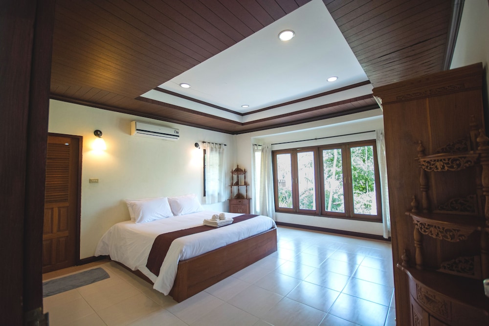 Tak Andaman Resort & Hotel 33/53