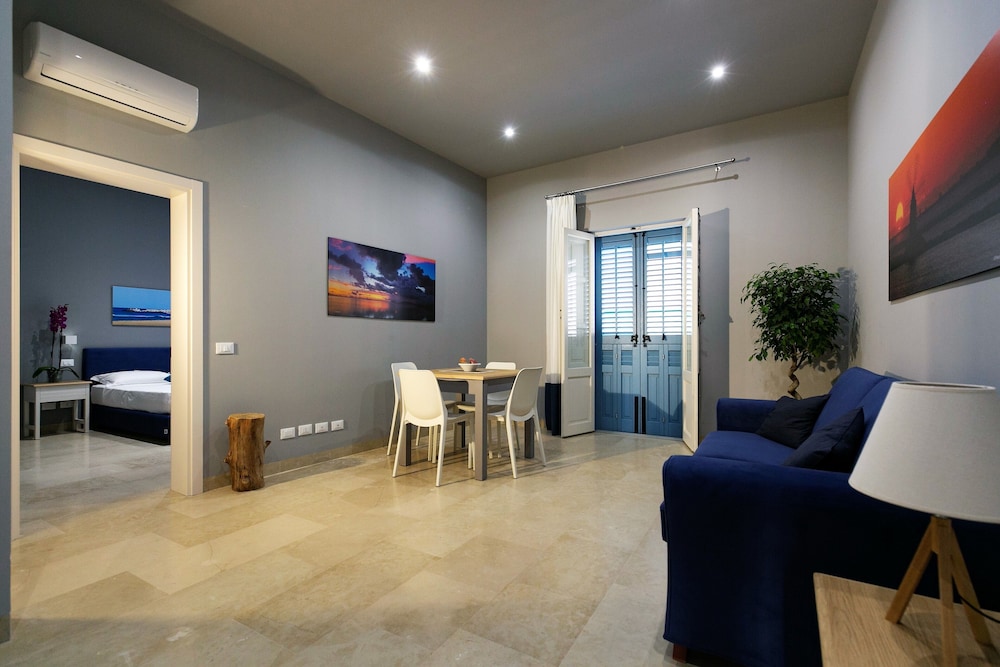ZIBIBBO SUITES & ROOMS 55/76