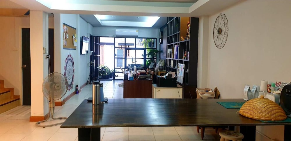 ASOKE MONTRI HOSTEL 45/50