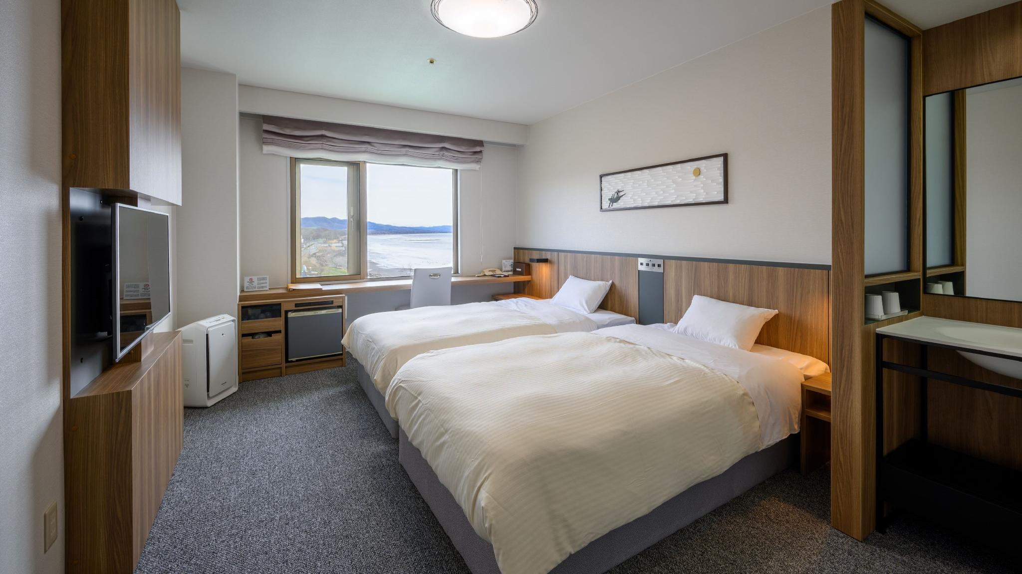 Economy, Twin Beds, Lake Side, Lake View