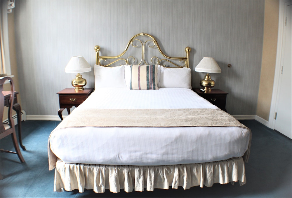 Waynebrook Inn Est 1865 37/73