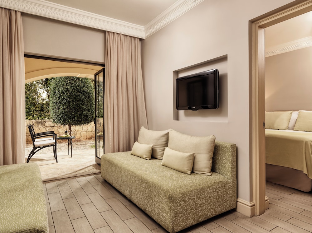 Aphrodite Hills Hotel 25/47