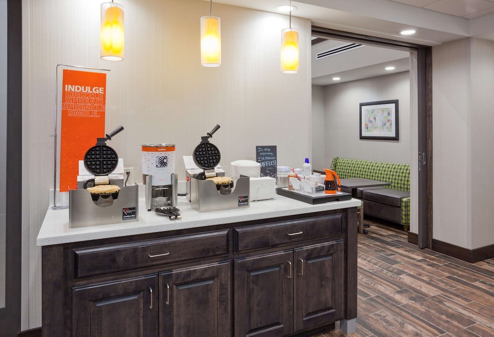 Hampton Inn and Suites Sioux City South 36/44