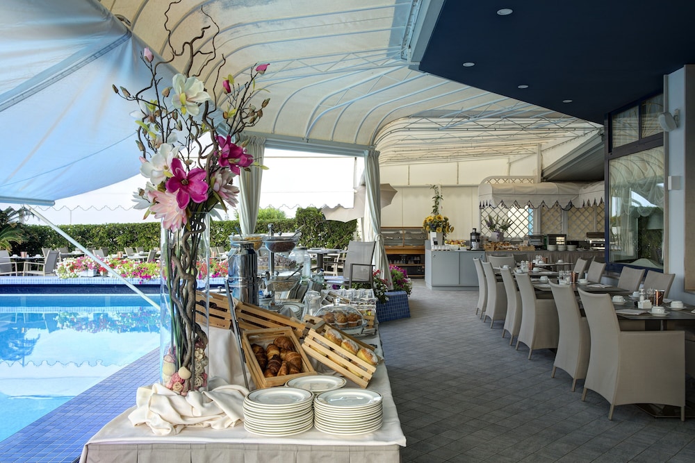 Hotel Cavalieri Palace 74/90