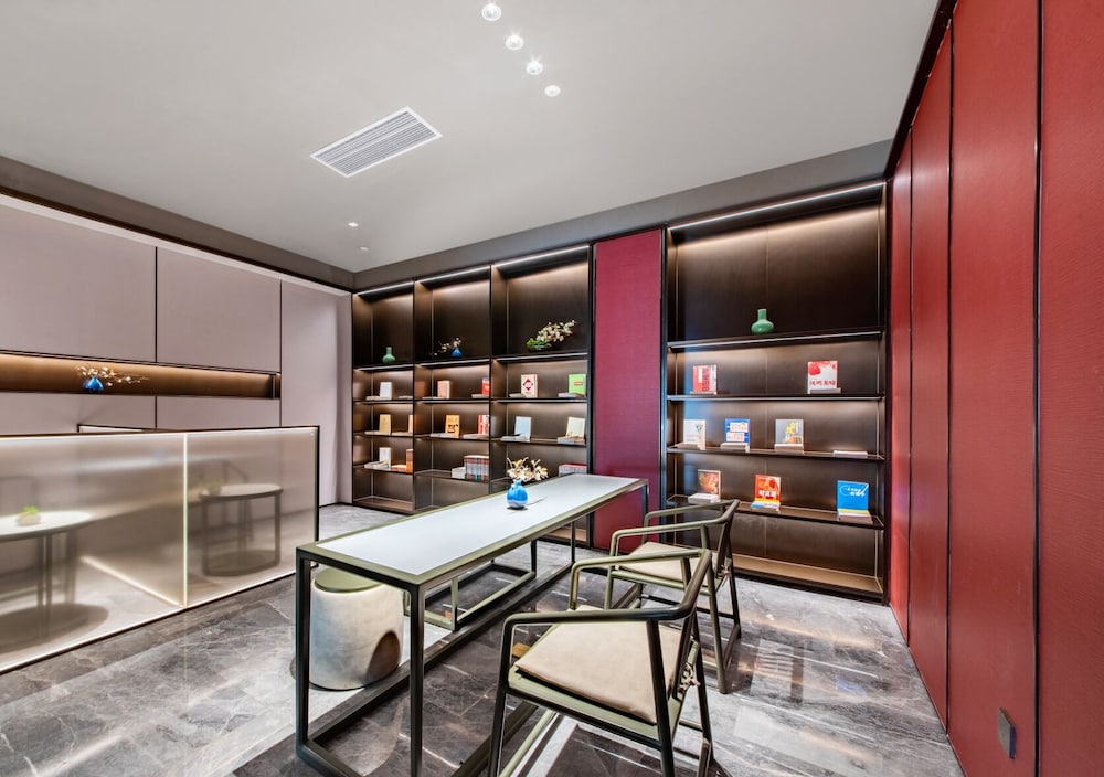 Yuezhi Hotel (Guangzhou Yuexiu Park Subway Station Store) 53/63