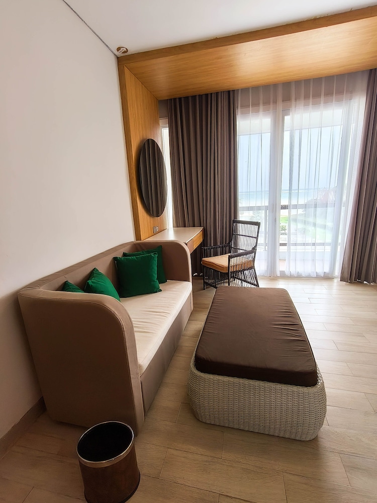 Raja Hotel Kuta Mandalika Resort & Convention 42/64