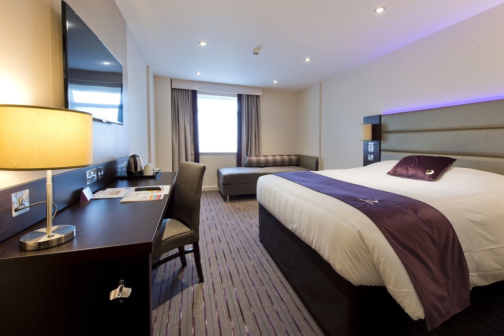 Premier Inn Newbury Town Centre (London Road) Hotel 22/37