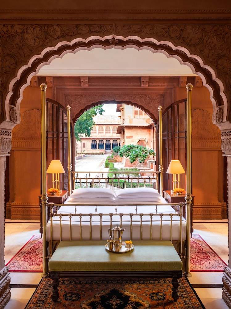 Laxmi Niwas Palace 49/65