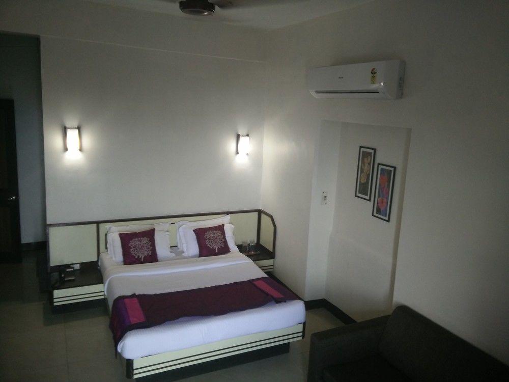 Strand Hotel 4/42