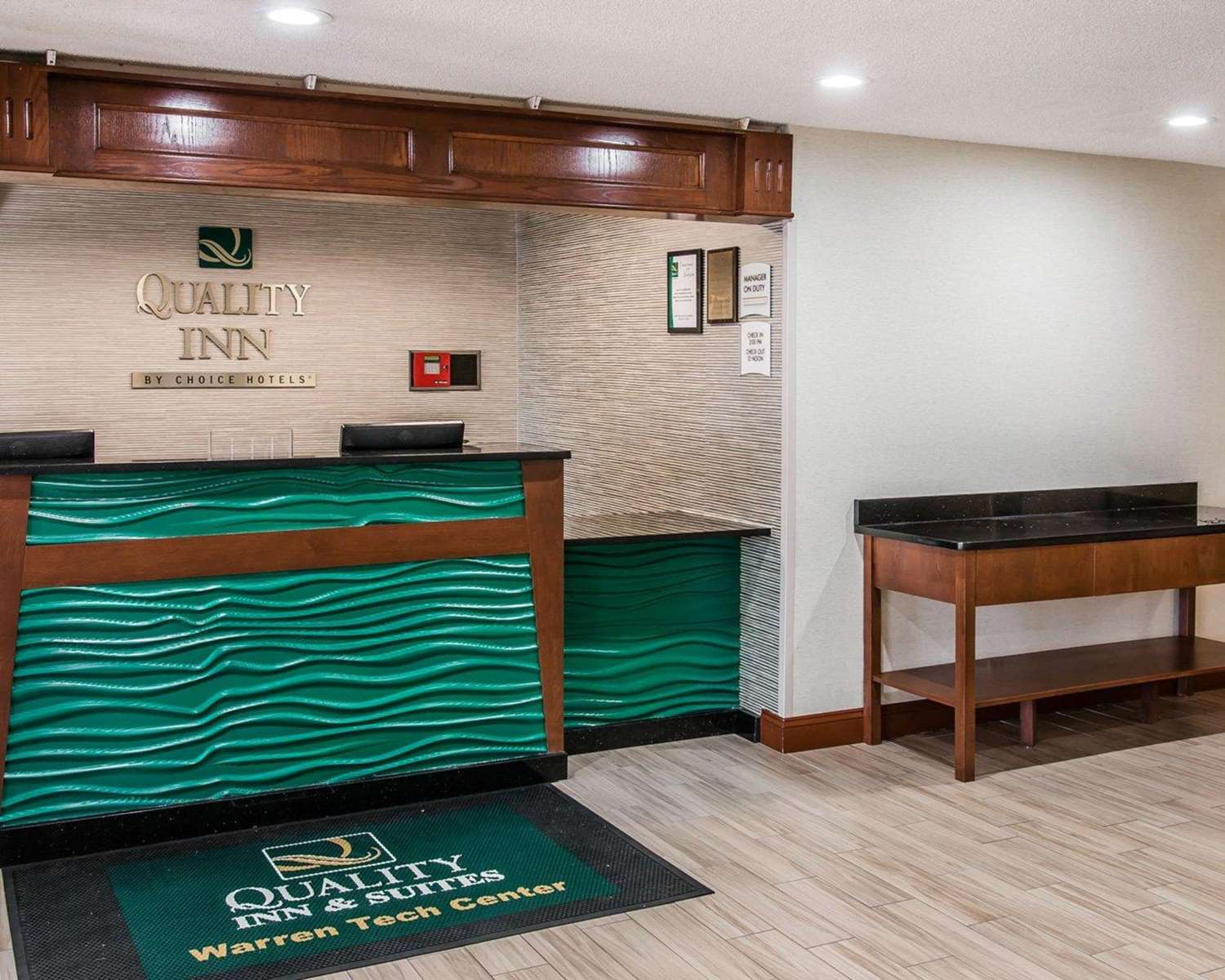 Quality Inn & Suites Warren - Detroit 2/43