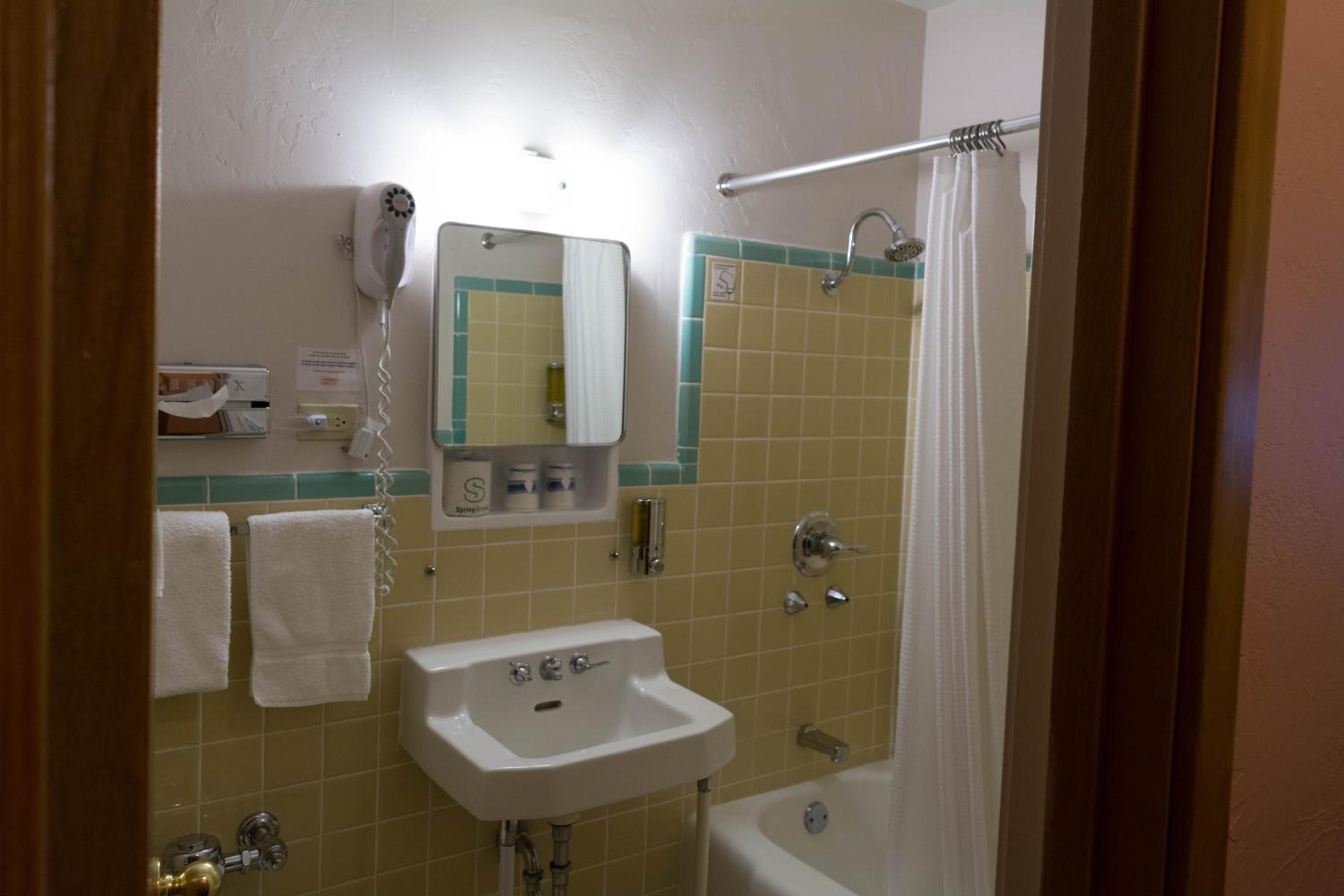 Room, 1 Queen and 1 Double Bed, Holiday Music Motel 5/7