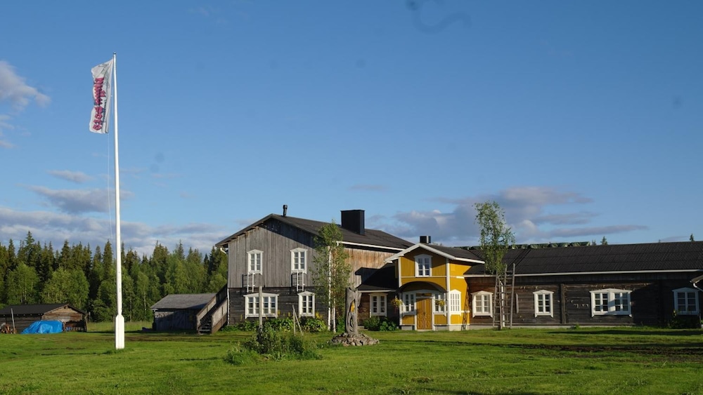 HOTELLI TAIVAANVALKEAT 36/50