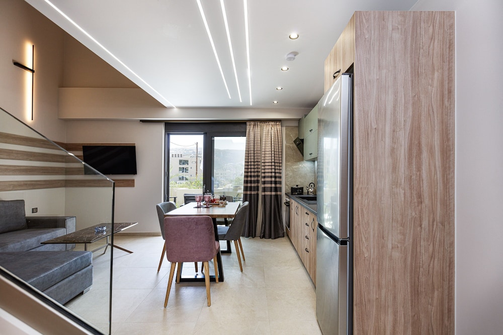 Sapphire Blue Suites 74/87